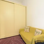 Bright Cedofeita Flat With Balcony * 波尔图
