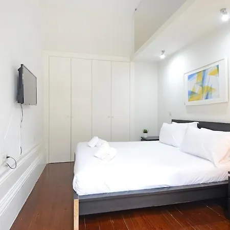 Bright Cedofeita Flat With Balcony * פורטו