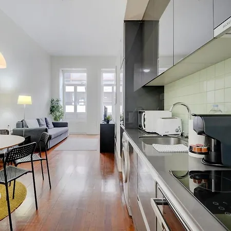 Bright Cedofeita Flat With Balcony פורטו