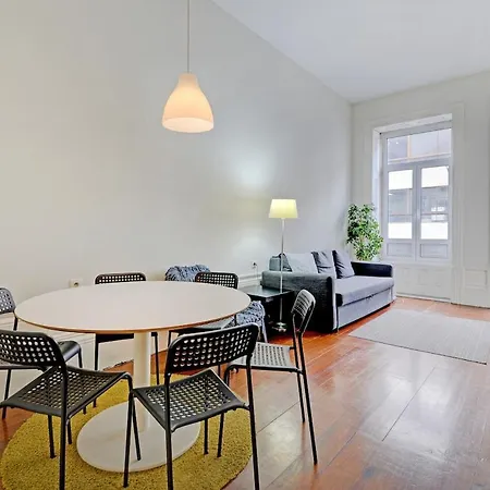 Bright Cedofeita Flat With Balcony * Porto