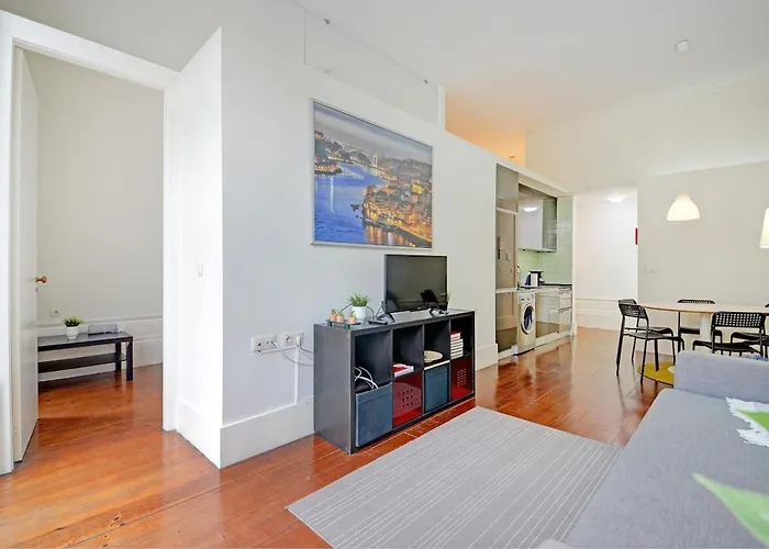 Bright Cedofeita Flat With Balcony *